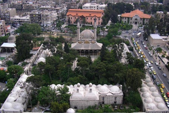 A feira de pequenos produtores realiza-se na Tekiye Sulaymaniyah, no Centro da cidade de Damasco 