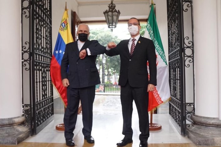 Jorge Arreaza (à direita) e Mohammad Javad Zarif na Casa Amarela, sede do Ministério dos Negócios Estrangeiros da Venezuela, em Caracas, onde mantiveram um encontro bilateral 