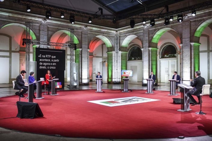 Debate entre os candidatos presidenciais, nos estúdios da RTP, a 12 de Janeiro de 2021 
