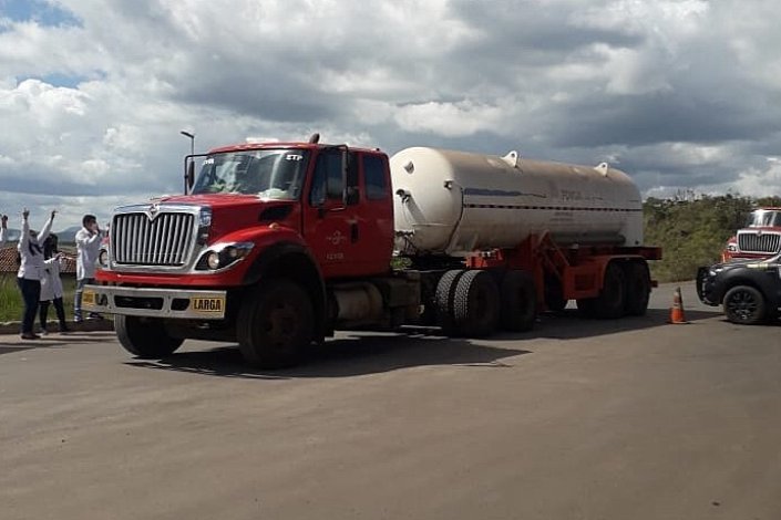 Camião-cisterna com oxigénio proveniente da Venezuela 