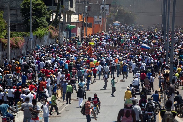 Milhares de pessoas manifestaram-se nos últimos dias contra Jovenel Moïse, defendendo que o seu mandato terminou a 7 de Fevereiro