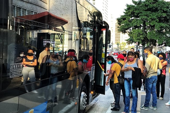 O trabalho informal aumentou no Brasil, representando quase 40% da força de trabalho no trimestre encerrado em Janeiro de 2021