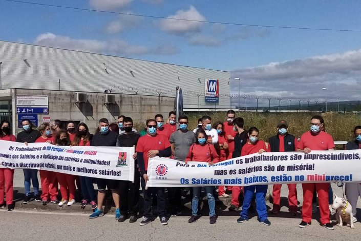 Trabalhadores do armazém Dia Portugal de Torres Novas em piquete de greve