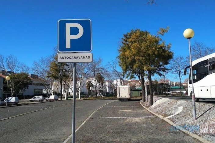 A área de serviço de autocaravanas de Évora dispõe de uma infraestrutura para despejos e reabastecimentos gratuitos
