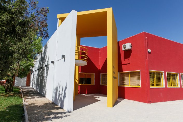 A Biblioteca Municipal do Vale da Amoreira acolhe a exposição «Retratos», de Geicibel Correia