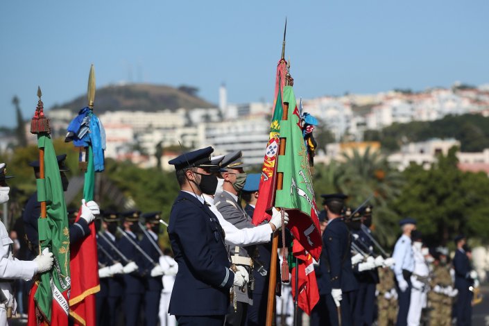 As comemorações oficiais do Dia de Portugal, no Funchal, na ilha da Madeira, a 10 de Junho de 2021, foram marcadas pelo regresso do desfile das Forças Armadas, depois de o mesmo ter sido suspenso o ano passado, devido à pandemia. O Presidente da República condecorou com a Ordem de Cristo o Estado-Maior General das Forças Armadas e os estados-maiores dos três ramos das Forças Armadas, num momento em que as chefias militares contestam as alterações às leis de Defesa Nacional e de Organização das Forças Armadas