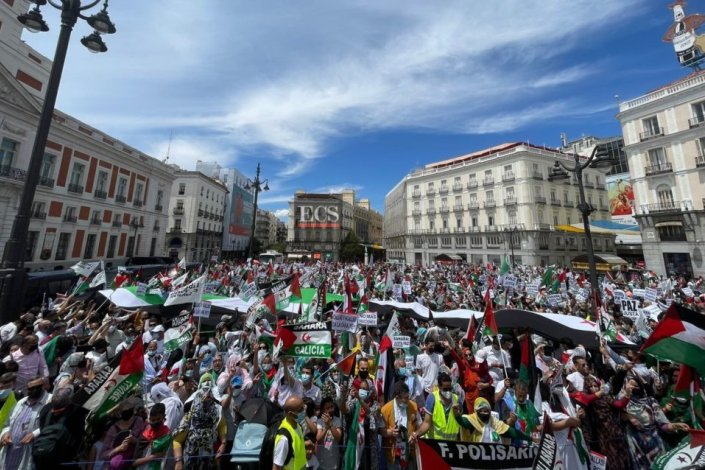 Milhares de pessoas mobilizaram-se em Madrid, numa acção que foi o ponto culminante de várias actividades integradas na Marcha pela Liberdade do Povo Saarauí, por todo o Estado espanhol