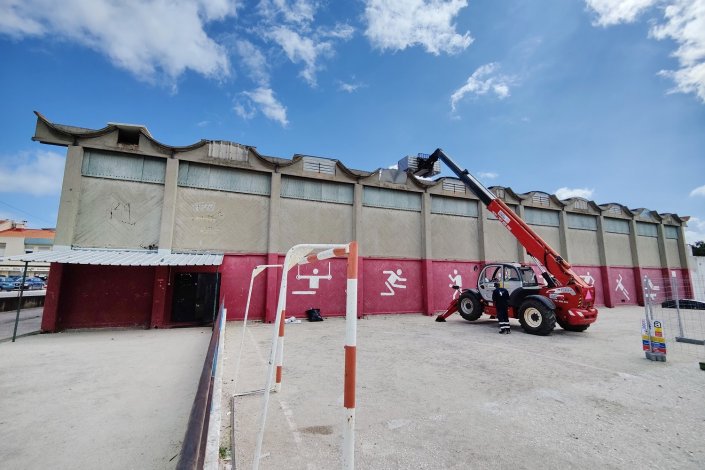 Remoção de amianto no pavilhão da escola Mouzinho da Silveira, na Baixa da Banheira, Moita