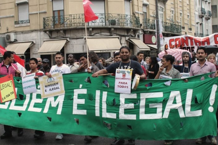Vigília da CGTP-IN em defesa dos trabalhadores imigrantes com o lema: “Por uma política de imigração solidária, contra soluções desumanas e discriminatórias”.