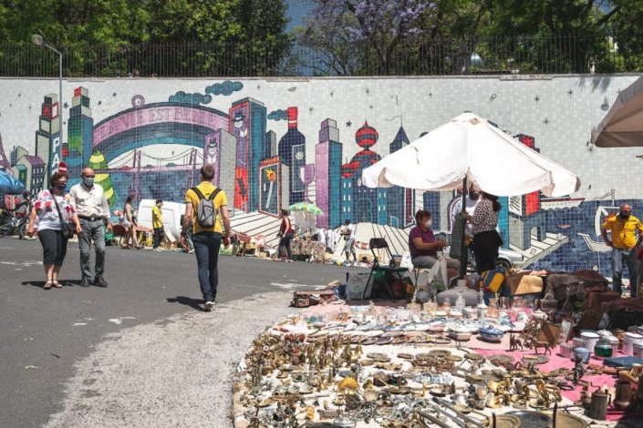 A Feira da Ladra no Campo de Santa Clara, já em pandemia