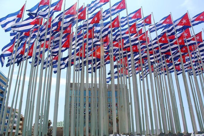 Bnadeiras nacionais de Cuba em Havana