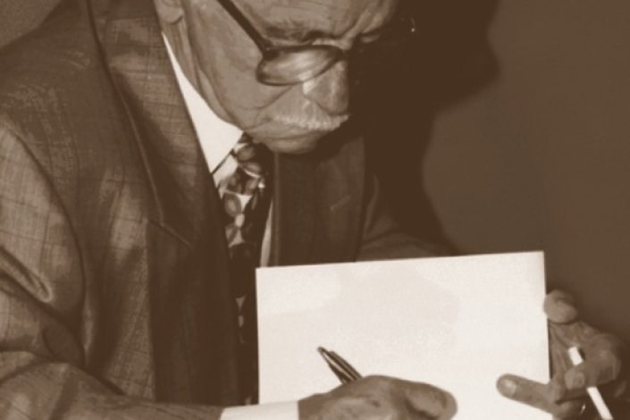 Orlando Gonçalves (1921-1994) numa sessão de autógrafos