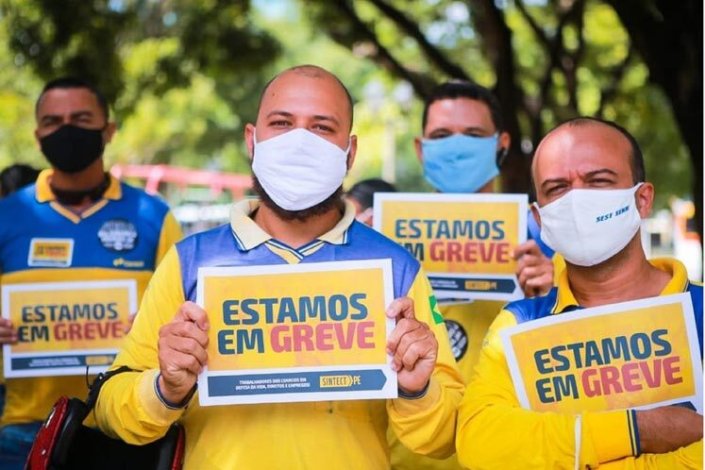 Os trabalhadores dos Correios no Brasil estão em luta contra o desmantelamento da empresa pública
