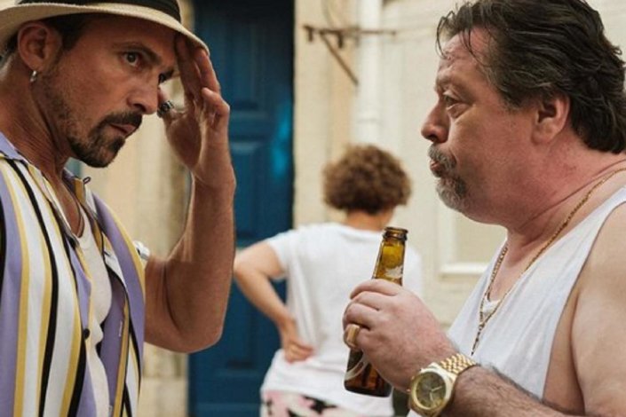 <em>Pôr do Sol</em> (2021) é uma série portuguesa transmitida pela RTP1. Na foto, os actores João Baptista e António Melo