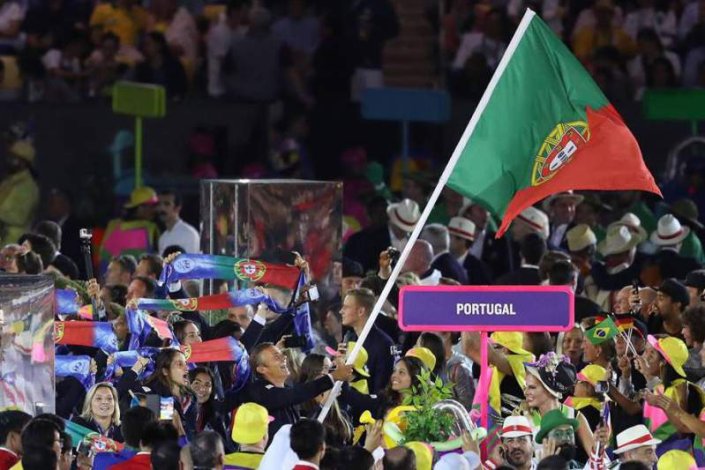 Entrada da delegação portuguesa no Estádio do Maracanã, no decorrer da Cerimónia de Abertura dos Jogos Olímpicos Rio2016