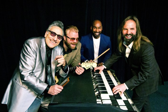 Rick Estrin & The Nightcats  
