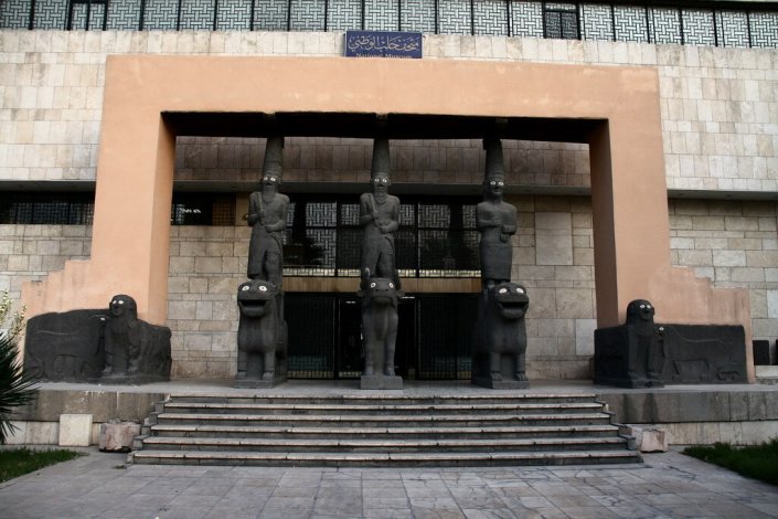 A entrada do Museu Nacional de Alepo, com a reprodução da entrada de um templo neo-hitita de Tell Halaf. Alepo/Halab, República Árabe da Síria, 12 de Novembro de 2008 