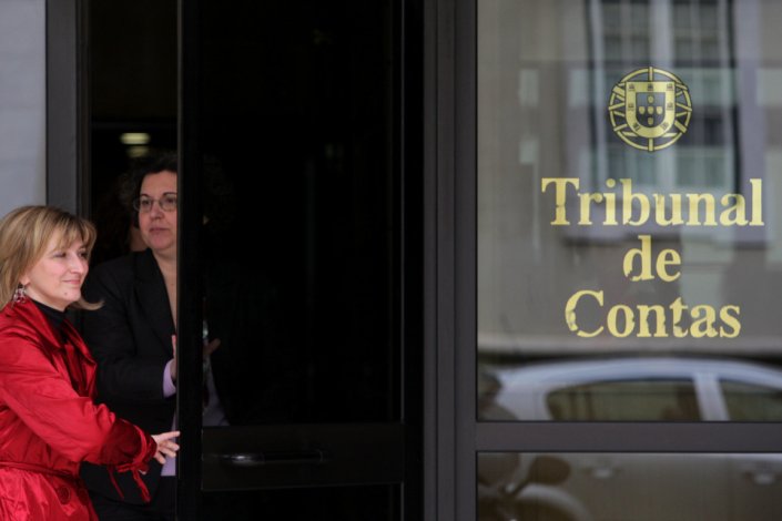 Porta principal do Tribunal de Contas (foto de arquivo)