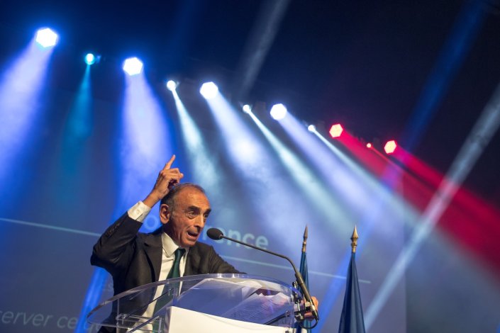 O comentador e provável candidato presidencial discursa na convenção das direitas em Setembro.