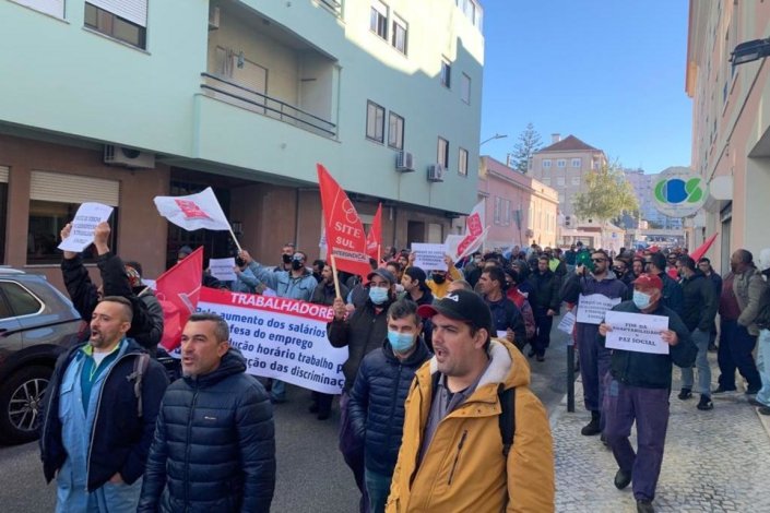 Trabalhadores da Lisnave desfilam em Setúbal, a 18 de Novembro de 2021
