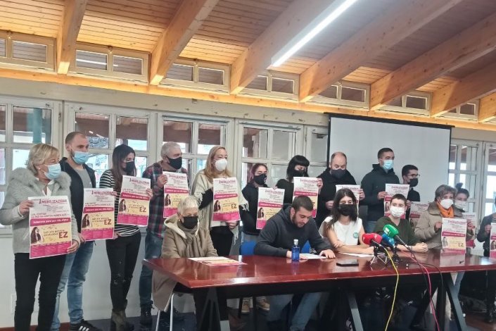 Conferência de imprensa, em Bilbau, de representantes do movimento popular basco, para declarar a adesão à jornada de luta de 1 de Dezembro  