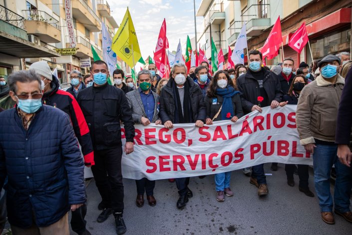 Jerónimo de Sousa participou numa arruda da CDU na Baixa da Banheira. 