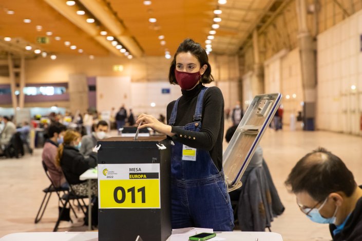 Apuramento de votos por correspondência do estrangeiro das eleições para a Assembleia da República, na FIL, em Lisboa, a 9 de Fevereiro de 2022