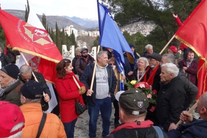 Participantes nas celebrações do 77.º aniversário da libertação de Mostar pelos partisans