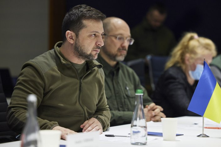 Volodymyr Zelensky, presidente da república da Ucrânia, reúne com os homólogos da República Checa, Polónia e Eslováquia. Kiev, Ucrânia, 15 de Março de 2022
