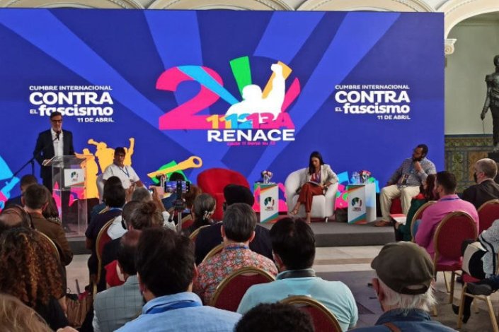 A Cimeira Internacional contra o Fascismo realizou-se em Caracas de 11 a 13 de Abril