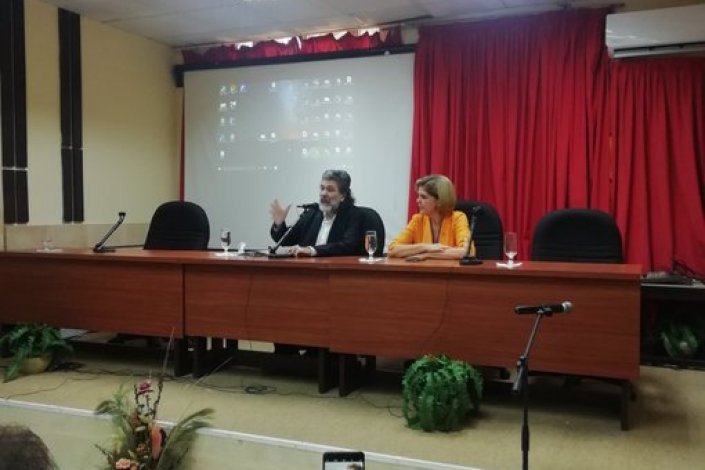 Abel Prieto intervindo no congresso