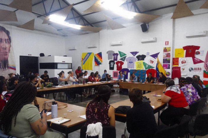 A Brigada Internacional Feminista começou esta sexta-feira, em Caracas