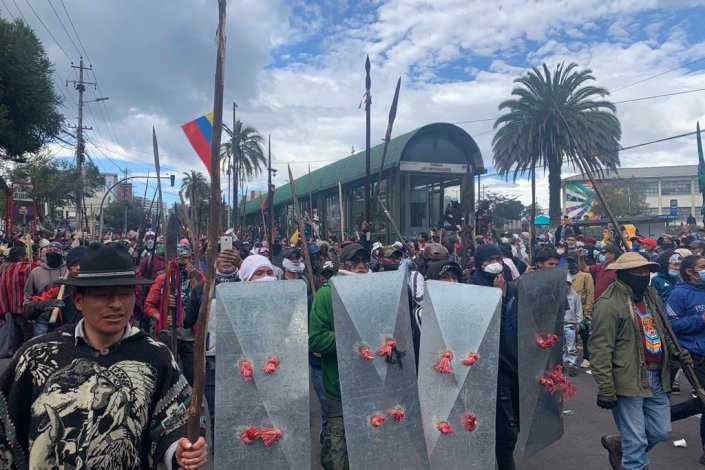 Manifestantes em Quito, capital do Equador