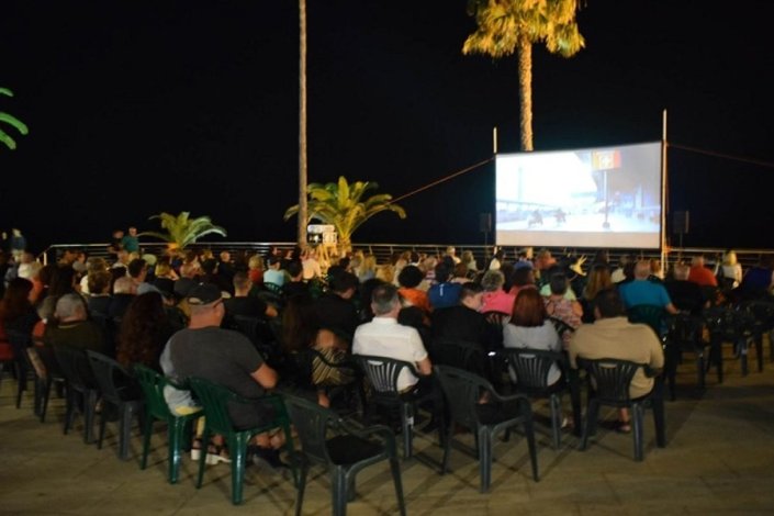 Cinema ao ar livre em Armação de Pêra (imagem de arquivo)