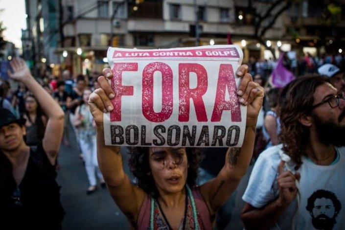 Diante da iminente derrota iminente, «Bolsonaro subiu o tom de suas ameaças golpistas», alertam os movimentos que integram a campanha 