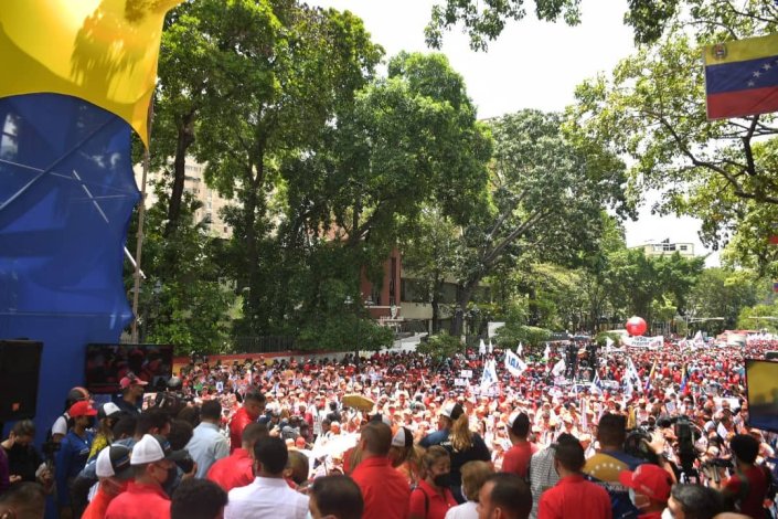 Milhares de pessoas participaram na grande marcha pelo resgate dos bens nacionais, em Caracas, a 9 de Agosto de 2022 