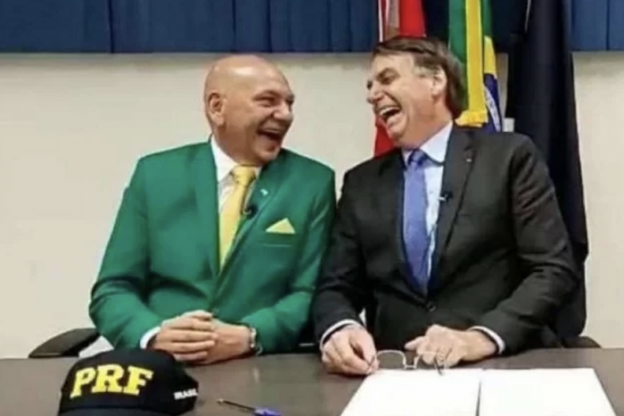 Empresário Luciano Hang com Bolsonaro. 