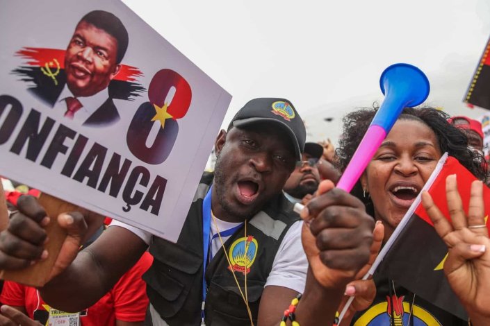 Apesar da quebra eleitoral, da crise económica e social, o MPLA voltou a ganhar as eleições.