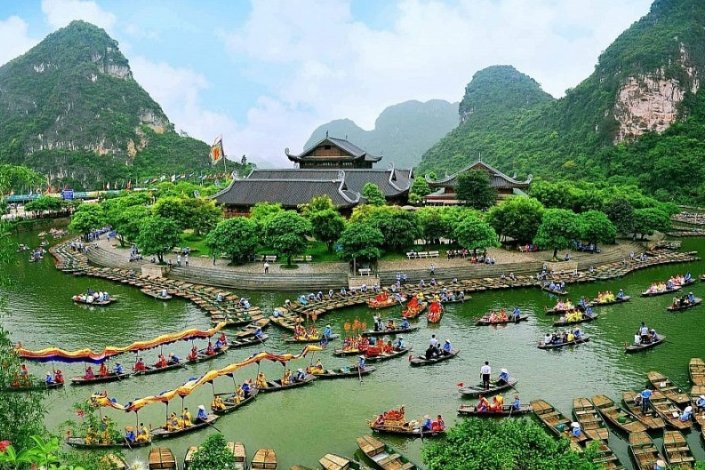 Vista do Complexo Paisagístico de Trang An, em Ninh Binh, um dos oito locais vietnamitas incluídos na lista do Património da Humanidade 