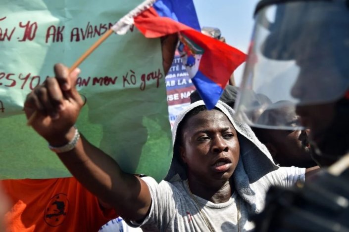 Os protestos contra a ingerência externa mantêm-se no Haiti (imagem de arquivo)
