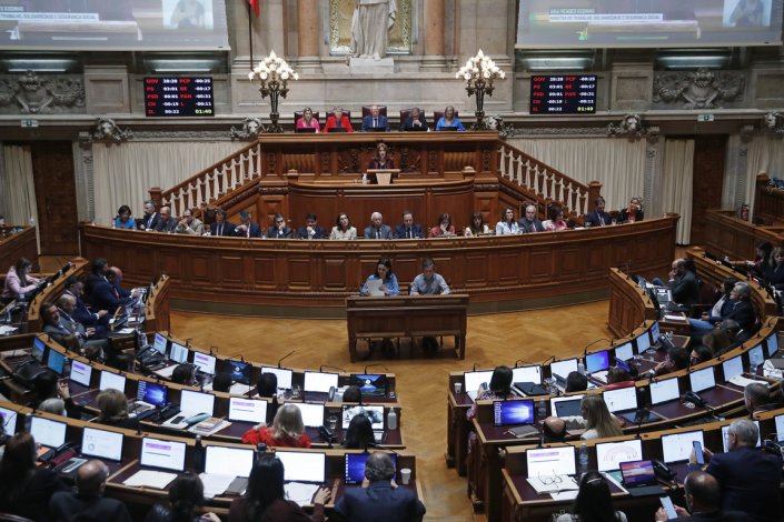 O Orçamento do Estado para 2023 foi aprovado na generalidade pela Assembleia da República, em Lisboa, a 27 de Outubro de 2022.