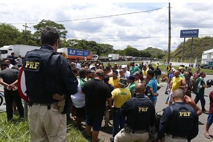 Os protestos de apoiantes de Bolsonaro começaram ainda no domingo, após a divulgação dos resultados eleitorais