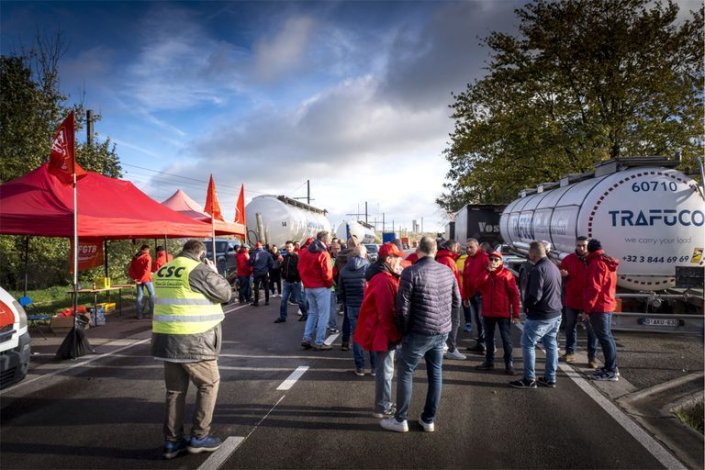 Piquete de greve na Total Feluy