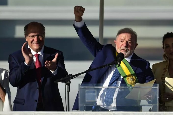 Lula da Silva durante o segundo discurso da tomada de posse, no Palácio do Planalto, em Brasília, a 1 de Janeiro de 2023