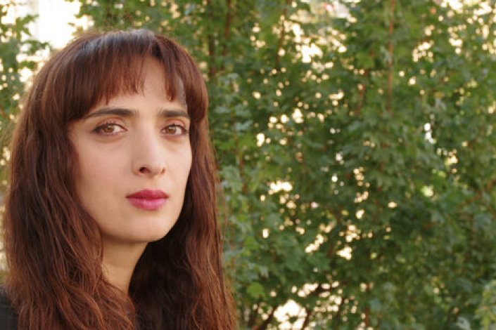 Nana&nbsp;Ekvtimishvili, escritora e realizadora&nbsp;georgiana, publicou a edição portuguesa do seu romance,&nbsp;<em>Onde&nbsp;as&nbsp;Peras&nbsp;Caem</em>, em 2022, uma edição da D. Quixote.