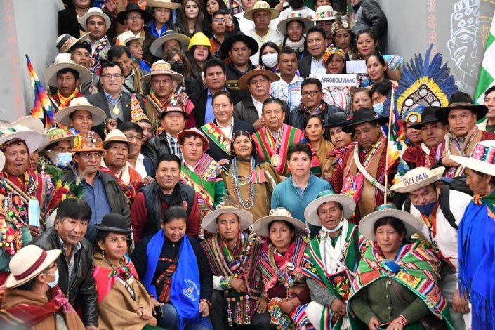 Luis Arce e a «plurinacionalidade» da Bolívia, na Casa Grande do Povo, em La Paz, a 22 de Janeiro de 2023 