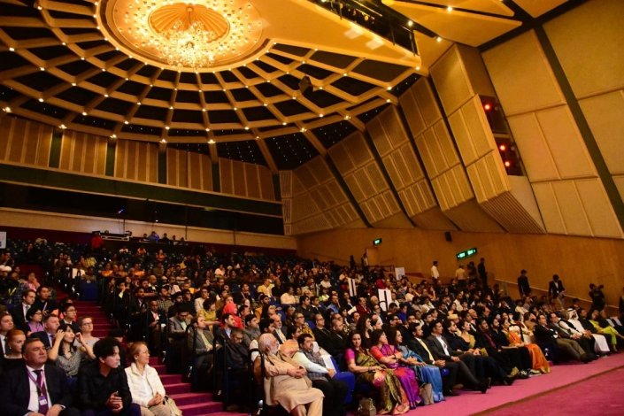 O Teatro Jamshed Bhabha acolheu a cerimónia de abertura