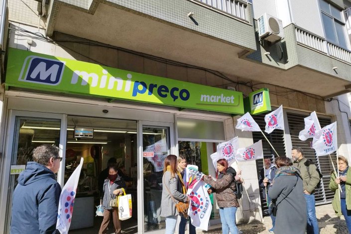 Concentração de trabalhadores das lojas Minipreço, em Lisboa, por ocasião da Dia Nacional de Indignação, Protesto e Luta convocado pela CGTP-IN para dia 9 de Fevereiro de 2023