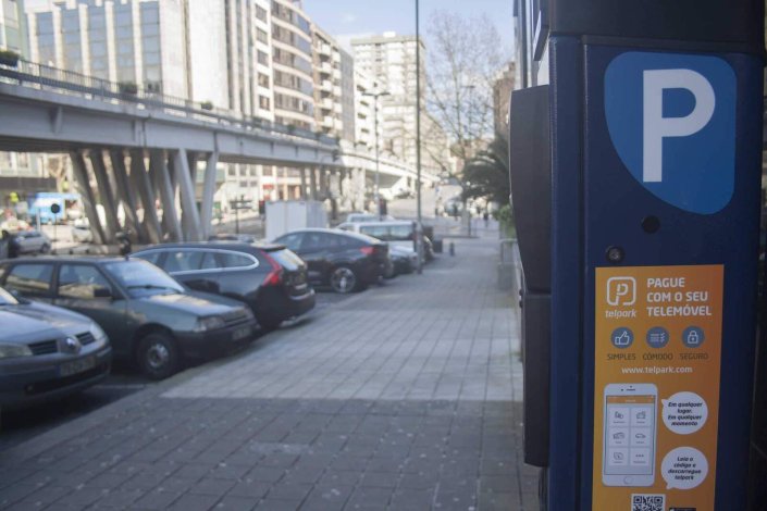 Entre as denúncias avançadas pela CDU está a expansão sem limite máximo de lugares a cobrar