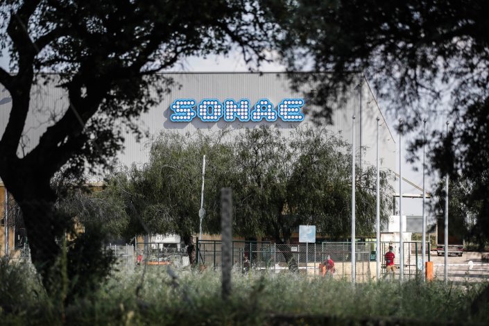 Cerca de 8 mil trabalhadores exercem as suas funções na&nbsp;Plataforma Logística&nbsp;da Sonae na&nbsp;Azambuja.&nbsp;